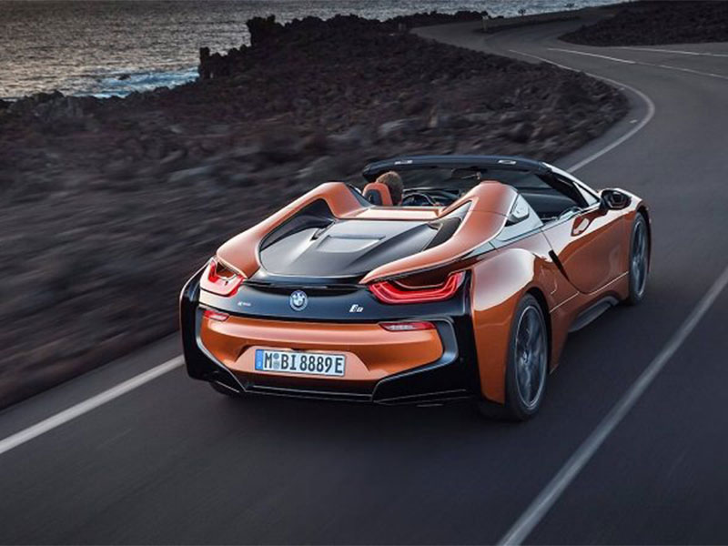هل سيارة BMW i8 هي أفضل السيارات الخارقة؟